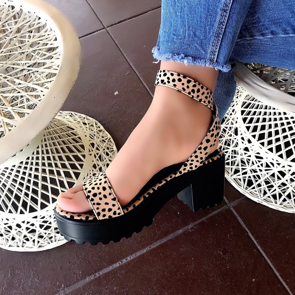 New lug cheetah sandal 7 left - Picture 5 of 13